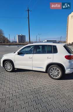 Внедорожник / Кроссовер Volkswagen Tiguan 2012 в Киеве