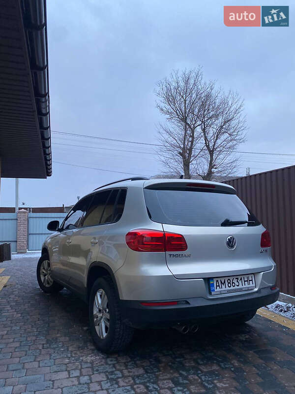 Внедорожник / Кроссовер Volkswagen Tiguan 2015 в Бердичеве