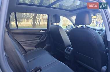 Внедорожник / Кроссовер Volkswagen Tiguan 2017 в 