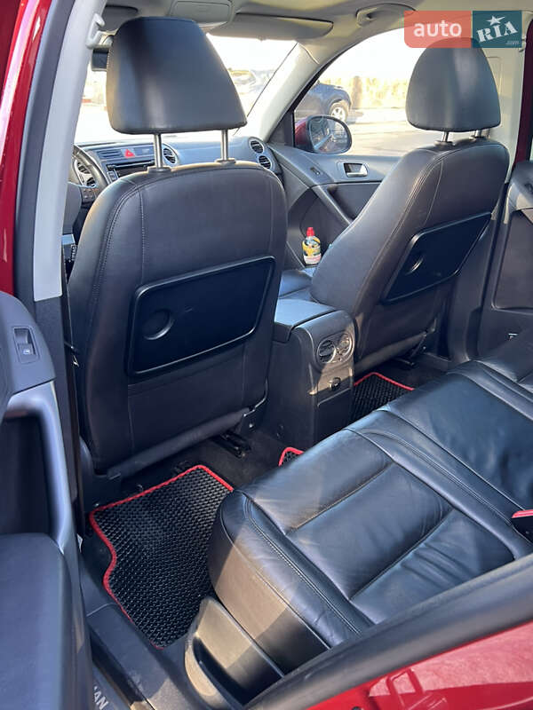 Внедорожник / Кроссовер Volkswagen Tiguan 2009 в Звягеле