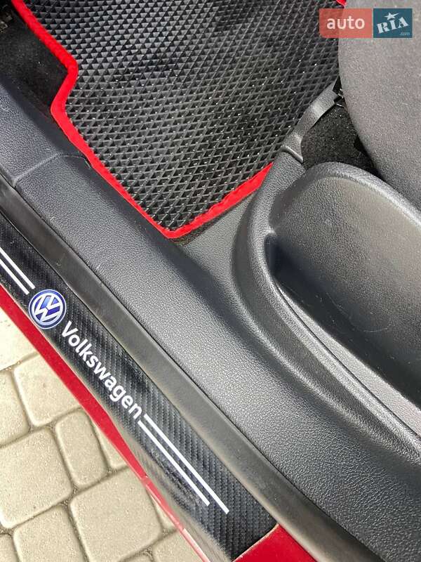 Внедорожник / Кроссовер Volkswagen Tiguan 2011 в Гайсине