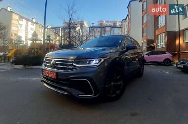 Позашляховик / Кросовер Volkswagen Tiguan 2022 в Києві