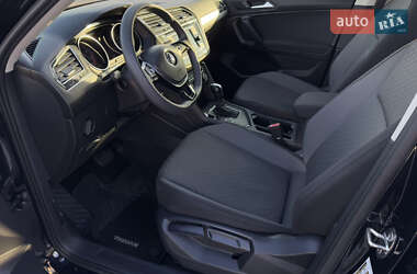 Внедорожник / Кроссовер Volkswagen Tiguan 2019 в 
