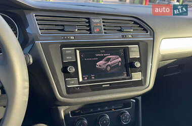 Внедорожник / Кроссовер Volkswagen Tiguan 2019 в 