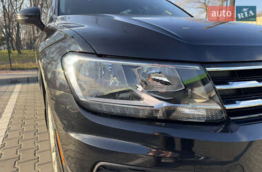 Внедорожник / Кроссовер Volkswagen Tiguan 2019 в 