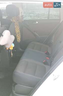 Внедорожник / Кроссовер Volkswagen Tiguan 2012 в 
