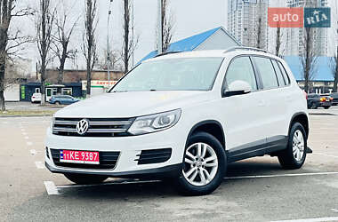 Позашляховик / Кросовер Volkswagen Tiguan 2016 в Києві