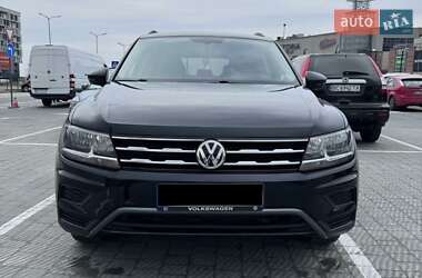 Внедорожник / Кроссовер Volkswagen Tiguan 2017 в Тернополе