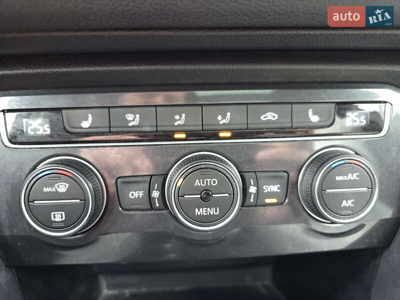 Внедорожник / Кроссовер Volkswagen Tiguan 2019 в Львове