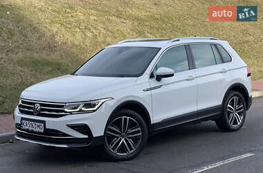 Позашляховик / Кросовер Volkswagen Tiguan 2022 в Києві