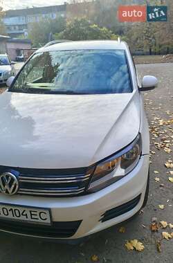 Позашляховик / Кросовер Volkswagen Tiguan 2013 в 