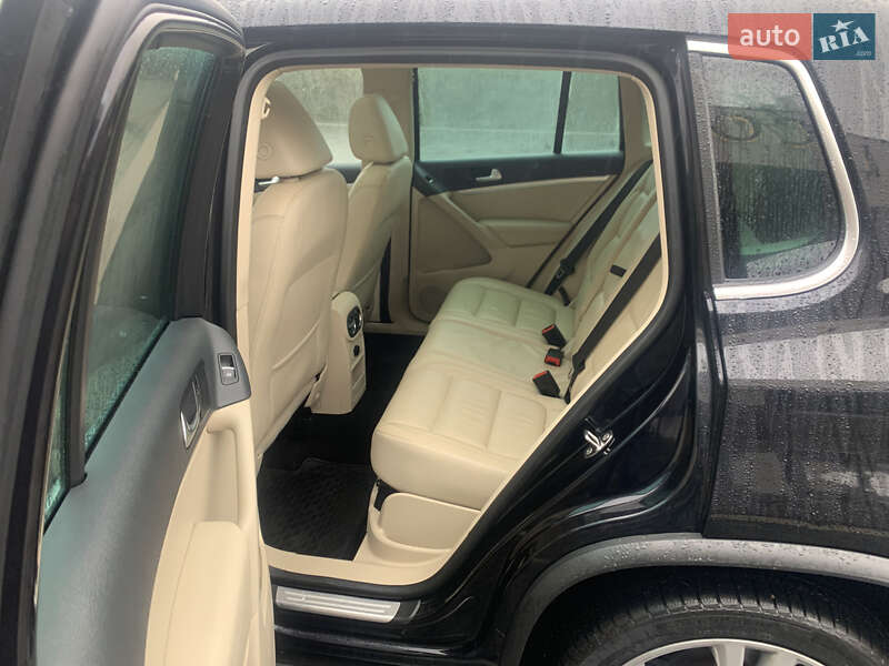 Внедорожник / Кроссовер Volkswagen Tiguan 2012 в Тячеве