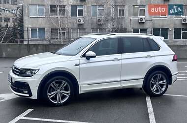 Внедорожник / Кроссовер Volkswagen Tiguan 2019 в Киеве