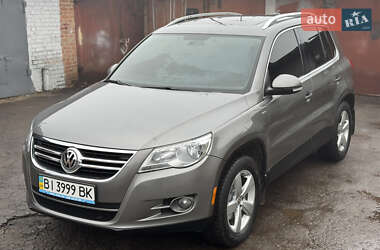 Позашляховик / Кросовер Volkswagen Tiguan 2010 в Полтаві