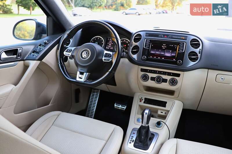 Внедорожник / Кроссовер Volkswagen Tiguan 2015 в Кременчуге