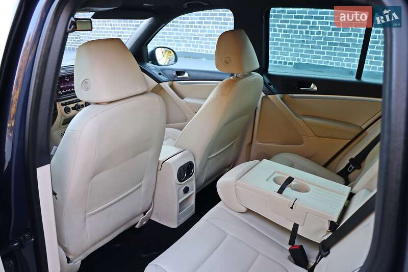 Внедорожник / Кроссовер Volkswagen Tiguan 2015 в Кременчуге