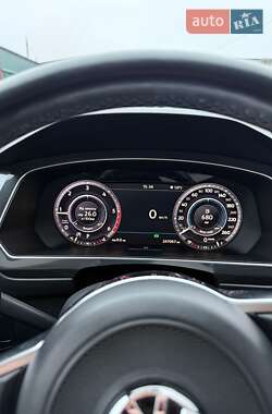 Позашляховик / Кросовер Volkswagen Tiguan 2017 в 