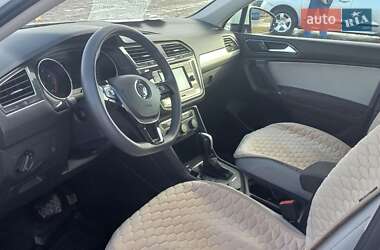 Внедорожник / Кроссовер Volkswagen Tiguan 2018 в 