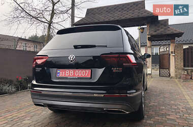 Позашляховик / Кросовер Volkswagen Tiguan 2018 в 