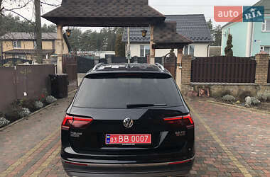 Позашляховик / Кросовер Volkswagen Tiguan 2018 в 