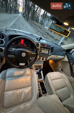 Позашляховик / Кросовер Volkswagen Tiguan 2009 в Чернівцях