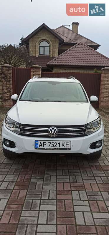 Внедорожник / Кроссовер Volkswagen Tiguan 2015 в Запорожье