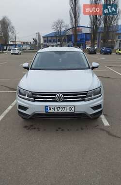 Внедорожник / Кроссовер Volkswagen Tiguan 2018 в 