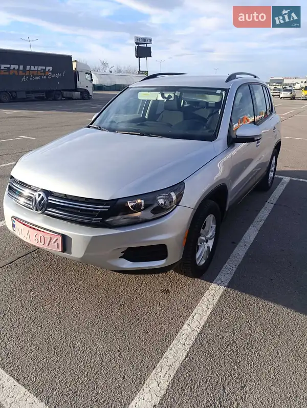 Позашляховик / Кросовер Volkswagen Tiguan 2015 в 