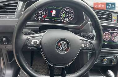 Внедорожник / Кроссовер Volkswagen Tiguan 2018 в 
