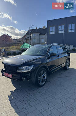 Внедорожник / Кроссовер Volkswagen Tiguan 2019 в Львове