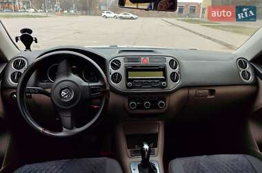 Внедорожник / Кроссовер Volkswagen Tiguan 2010 в 