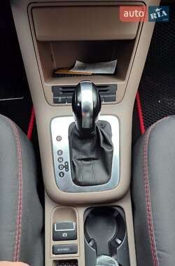 Внедорожник / Кроссовер Volkswagen Tiguan 2010 в 