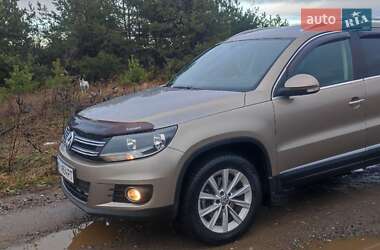 Позашляховик / Кросовер Volkswagen Tiguan 2011 в Києві