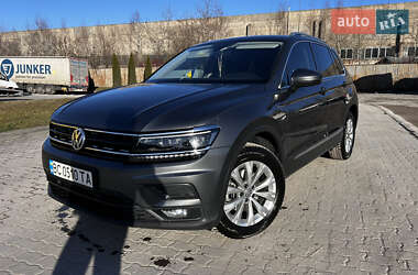 Внедорожник / Кроссовер Volkswagen Tiguan 2018 в Львове