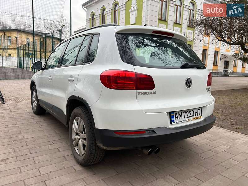 Внедорожник / Кроссовер Volkswagen Tiguan 2014 в Житомире