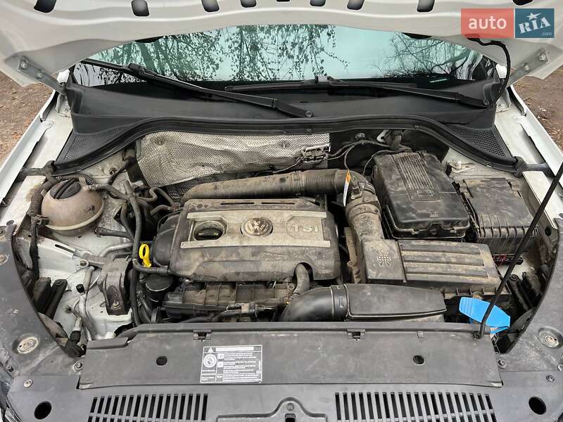 Внедорожник / Кроссовер Volkswagen Tiguan 2014 в Житомире