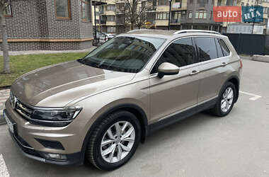 Позашляховик / Кросовер Volkswagen Tiguan 2017 в Ірпені