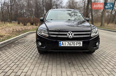 Позашляховик / Кросовер Volkswagen Tiguan 2016 в Києві