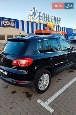 Позашляховик / Кросовер Volkswagen Tiguan 2010 в Бурштині