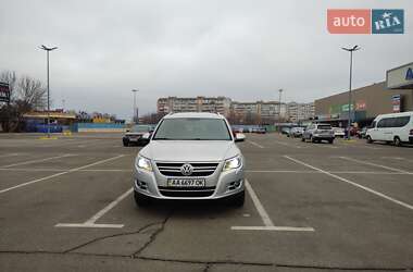 Позашляховик / Кросовер Volkswagen Tiguan 2010 в Києві