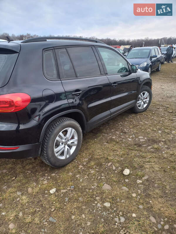 Внедорожник / Кроссовер Volkswagen Tiguan 2015 в Долине