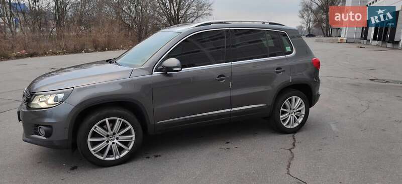 Внедорожник / Кроссовер Volkswagen Tiguan 2014 в Днепре