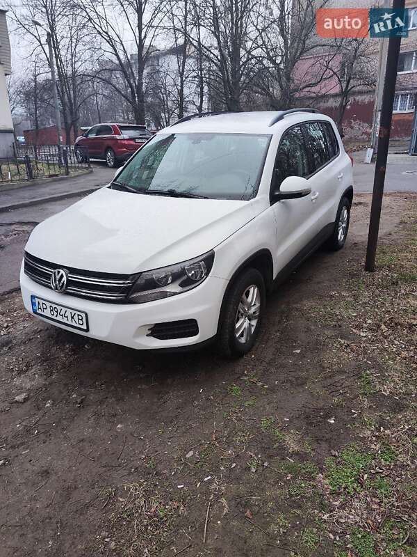 Внедорожник / Кроссовер Volkswagen Tiguan 2016 в Запорожье