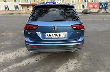 Внедорожник / Кроссовер Volkswagen Tiguan 2018 в 