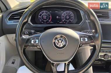 Внедорожник / Кроссовер Volkswagen Tiguan 2016 в Ужгороде