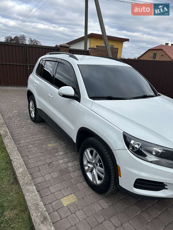 Внедорожник / Кроссовер Volkswagen Tiguan 2016 в Львове