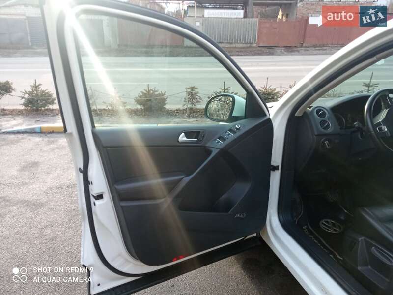 Позашляховик / Кросовер Volkswagen Tiguan 2014 в Харкові