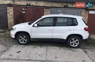 Позашляховик / Кросовер Volkswagen Tiguan 2011 в 