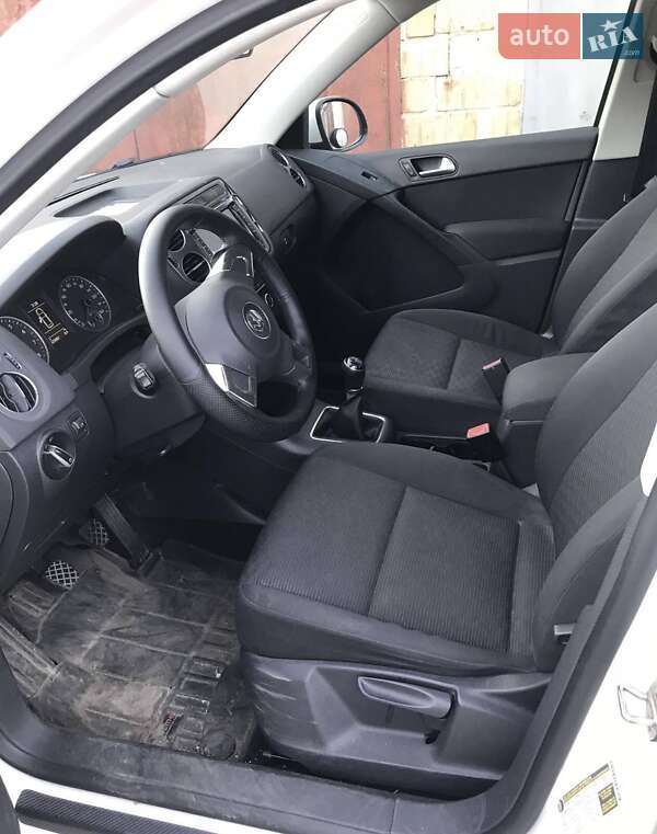 Позашляховик / Кросовер Volkswagen Tiguan 2011 в Києві