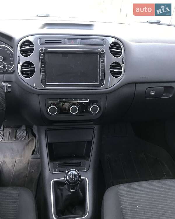 Позашляховик / Кросовер Volkswagen Tiguan 2011 в Києві